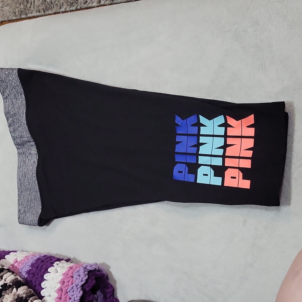 Victoria's Secret PINK Capri Leggings - Picture 2 of 12